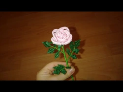 Легкая роза из бисера