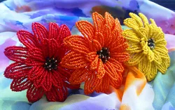 Цветы и цветы из бисера фото