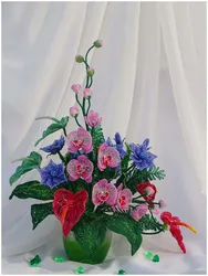 Красивые цветочные композиции из бисера