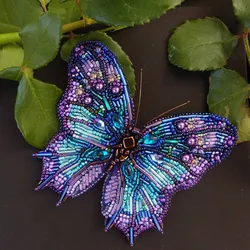 Красивая бабочка из бисера