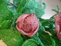 Бокаловидная роза из бисера мк