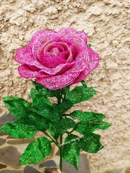Роза из бисера из стекляруса