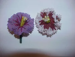 Цветы из бисера гвоздика