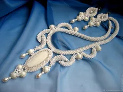 Ожерелье из бисера с жемчугом