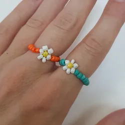 Красивые кольца из бисера с цветочками