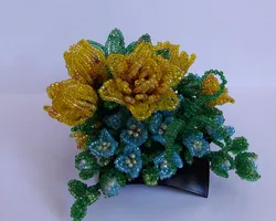 Цветы и букеты из бисера