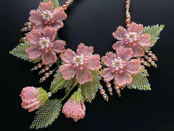 Ожерелье из бисера своими руками с цветочками