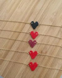 Парные браслеты с сердечками из бисера