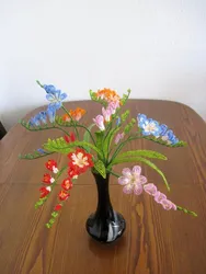 Цветы из бисера небольшие букеты