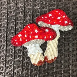 Маленькие грибочки из бисера
