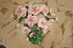 Цветы сакуры из бисера своими руками