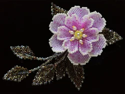 Анемона мозаичным плетением из бисера