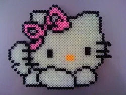 Маленькая hello kitty из бисера