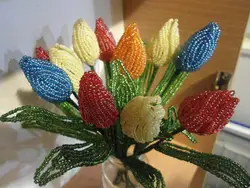 Миниатюрные тюльпаны из бисера