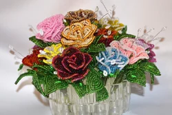 Букет цветов для начинающих из бисера