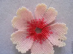 Цветочек из бисера из лески