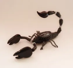 Игрушка скорпион из бисера