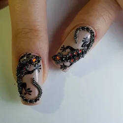 Дизайн ногтей из бисера